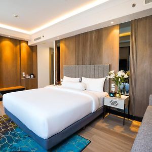 Suite king executive